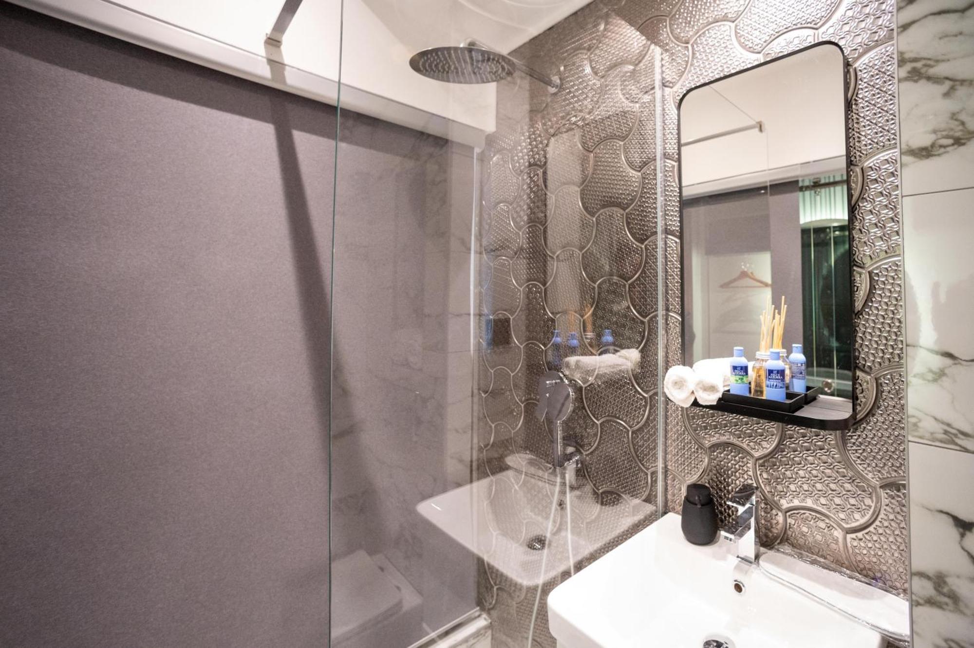 Natali Luxury Suites Belgrado Quarto foto