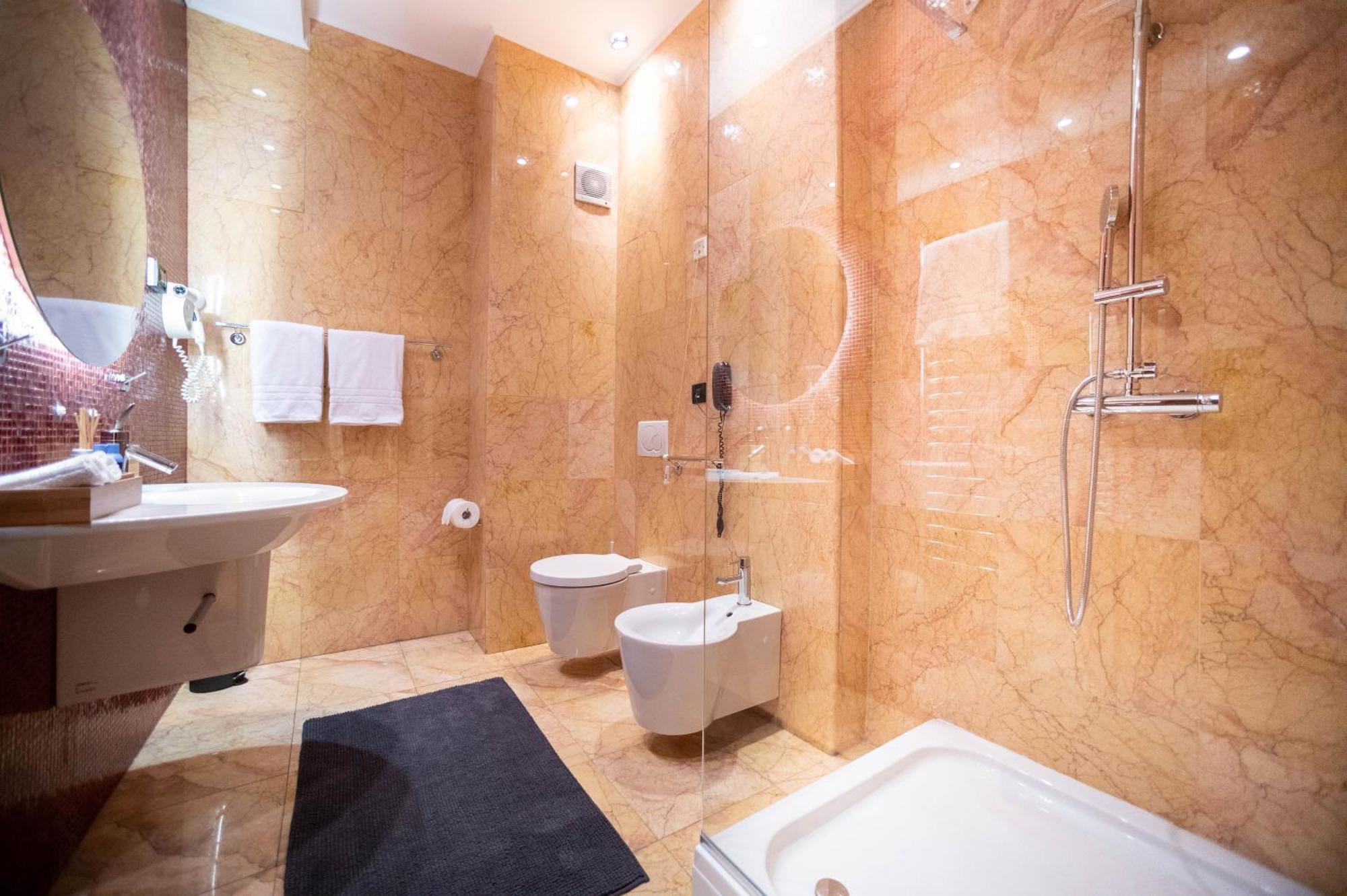 Natali Luxury Suites Belgrado Quarto foto